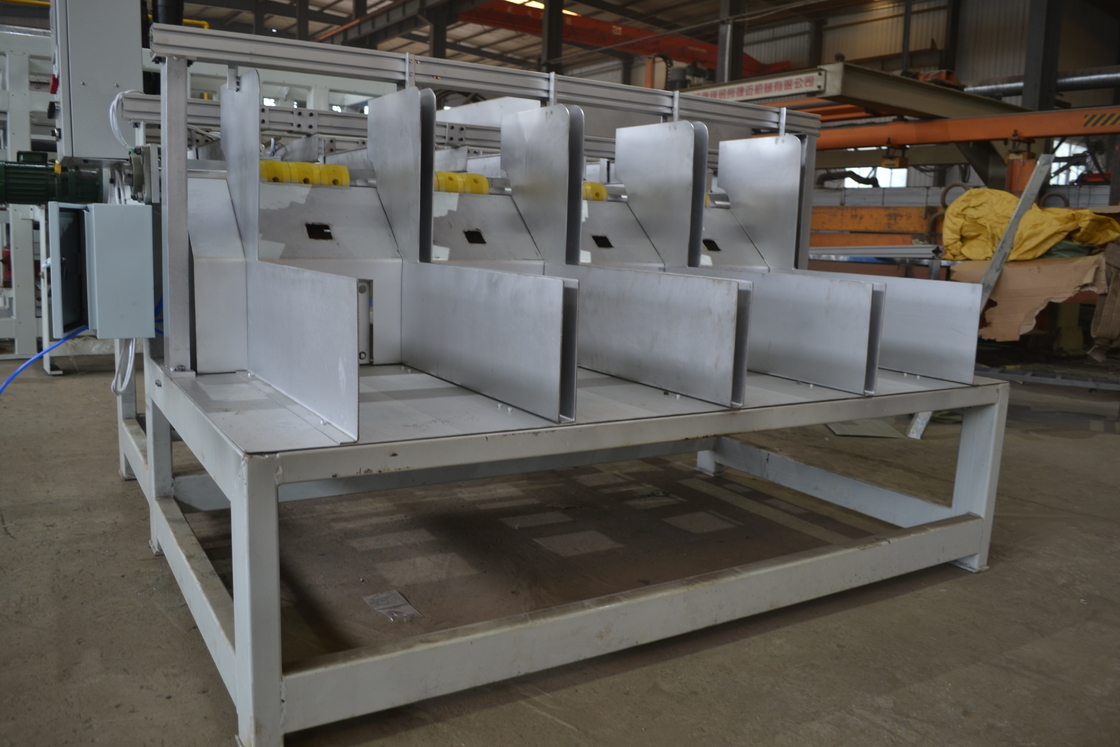 Ligne de production de cartons d'œufs de déchets de papier écologique Formeuse rotative 45KW-200kw Machine à plateau d'œufs de grande capacité 15 sièges Machine de fabrication de cartons d'œufs 4 * 4 types de moules