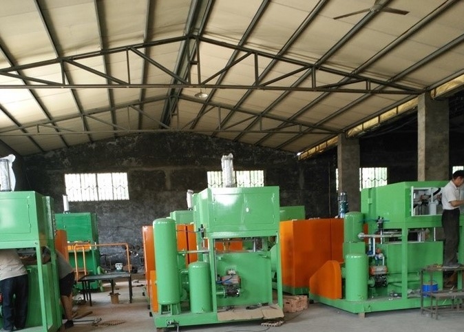 grande cartonneuse d'oeufs de la capacité 2000pcs/h, chaîne de production automatique de plateau d'oeufs