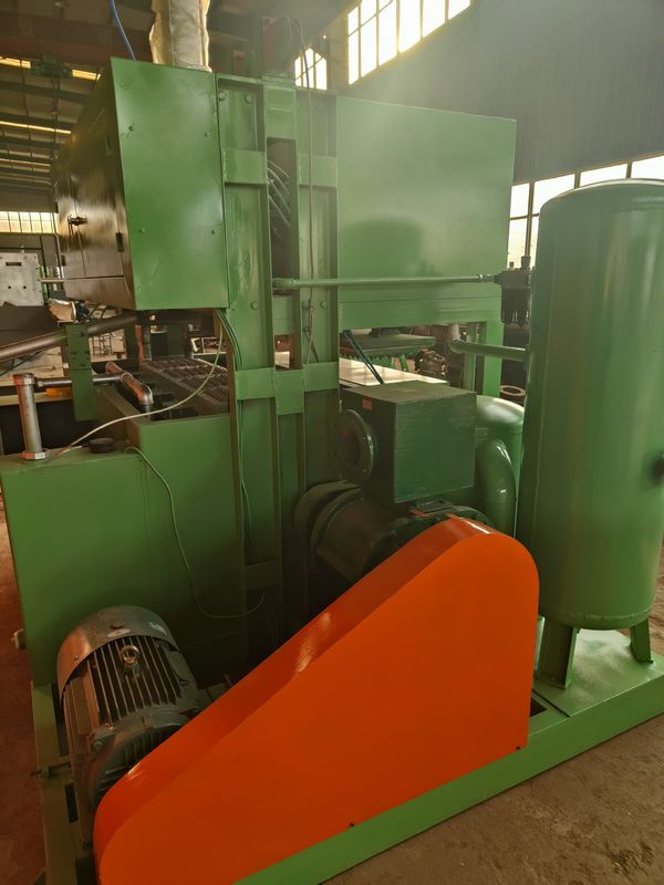 Machine de moulage de pâte à papier pour la production de plateaux à œufs et de plateaux à chaussures en papier durables