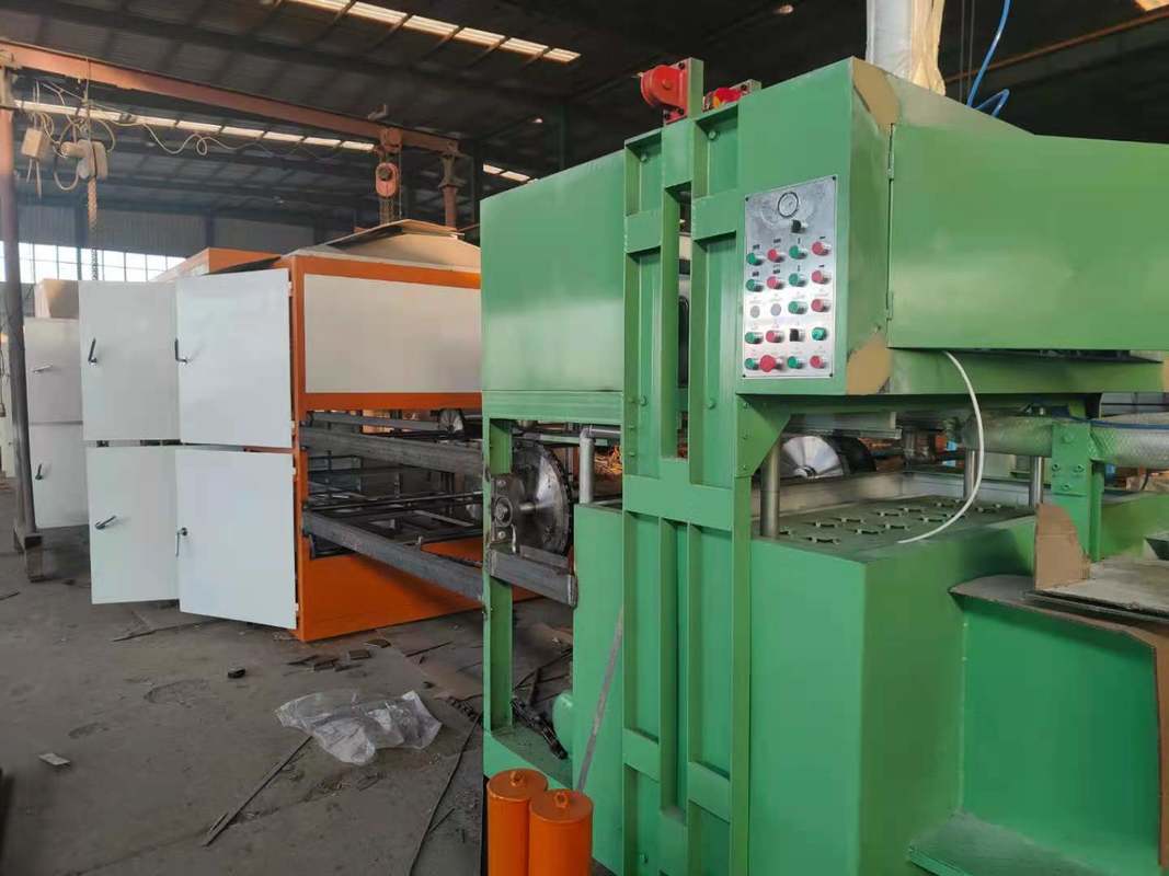 Machine de moulage de plateaux à œufs en pâte à papier recyclée professionnelle, ligne de production de plateaux à œufs, contrôlée par automate programmable (PLC)