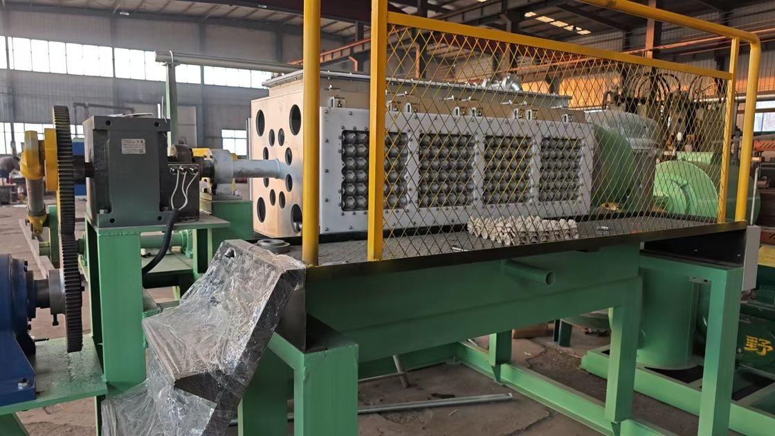 Machine à plateau à œufs en papier rotatif à 4 faces, contrôle PLC et matériau de moule en plastique pour la production de formage de plateaux à œufs