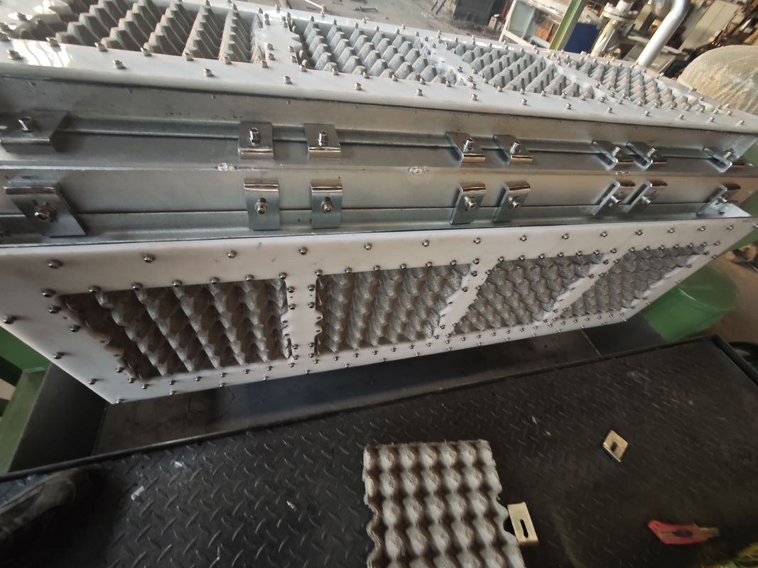 2500pcs/h 4*4 moules machine à régler les plateaux à œufs en papier rotatif et matériau de moulage en plastique pour la production de plateaux à œufs
