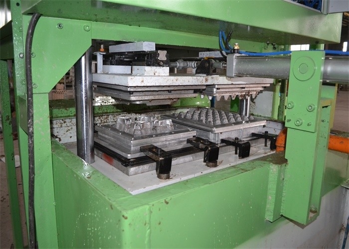 machine de bâti de pulpe de papier du rebut 700pcs/h pour l'emballage de produit industriel