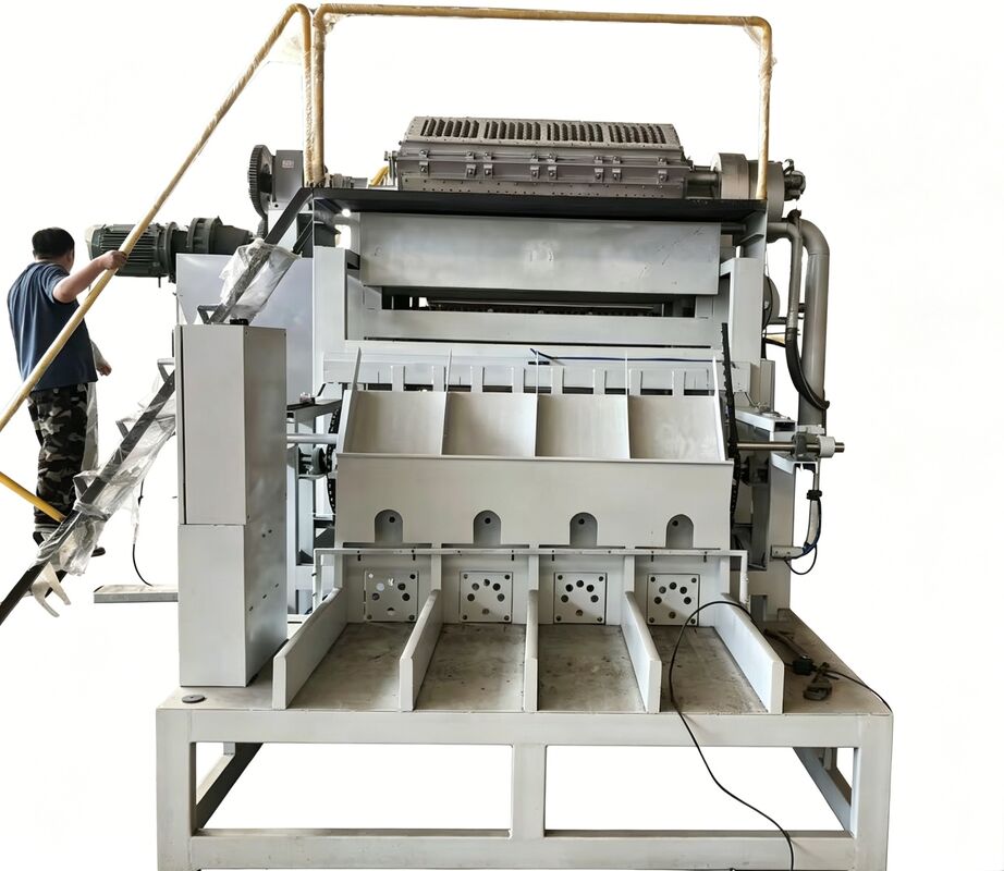Machine de formage de plateaux à œufs rotatifs conçue pour les startups Machine à plateaux à œufs produisant 2 000 à 3 000 pièces par heure avec des moules rotatifs 3 par 4 et 4 par 4