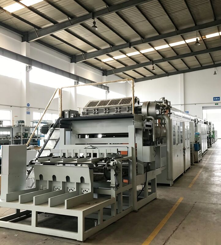 2000-3000pcs/h Machine de fabrication de plateaux d'œufs en papier 3x4 moules 4*4 moules Machine de plateaux d'œufs conçue pour des équipements stables de capacité moyenne pour les usines en croissance