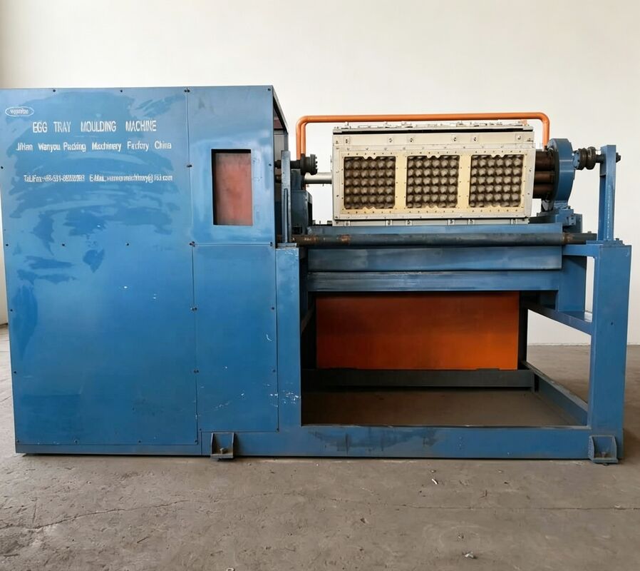 Machine de fabrication de plateaux d'œufs en papier rotative ligne de production de moules 3 par 4 compacte et facile à utiliser produisant 2000 plateaux d'œufs par heure