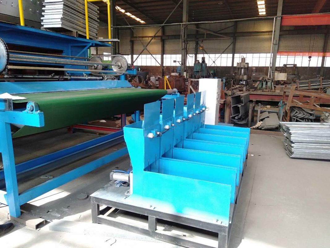 Ligne de production entièrement automatique de la machine de plateau à œufs avec sécheuse métallique à 6 couches 5000-6000 pièces par heure Machine de moulage de pâte contrôlée par PLC