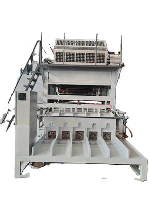 Machine de moulage de pâte de papier entièrement automatique Machine de production de plateaux d'œufs de papier Ligne de production contrôlée par PLC Grande capacité 5 * 8 moules Forgeage rotatif
