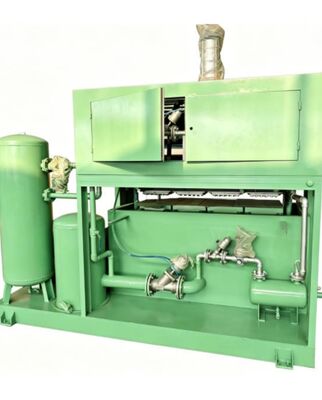 Machine de fabrication de plateaux d'œufs en papier Structure simple semi-automatique Produisant 1500 pièces par heure Conçue pour les petites entreprises